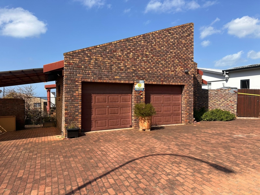 4 Bedroom Property for Sale in Noorsekloof Eastern Cape